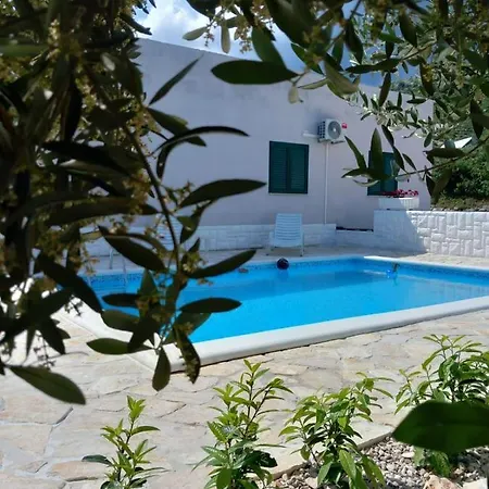 Holiday House M&A&K With Swimming Pool Kaštel Štafilić Exterior foto