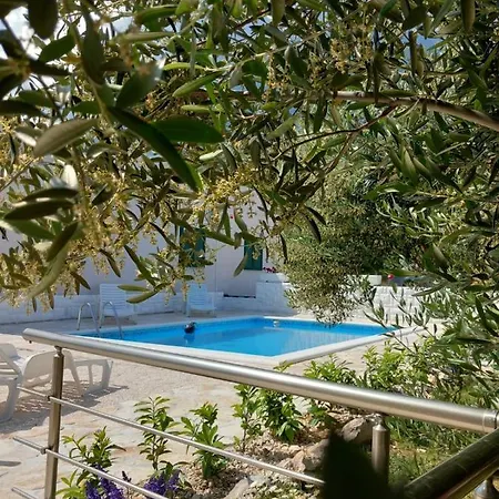 Holiday House M&A&K With Swimming Pool Kaštel Štafilić Exterior foto