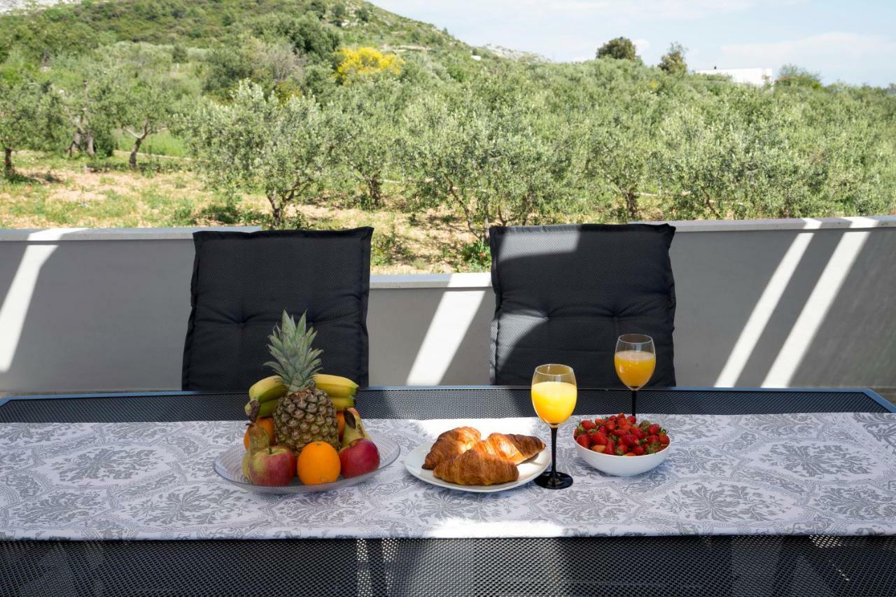 House M&a&k With Swimming Pool Holiday home *